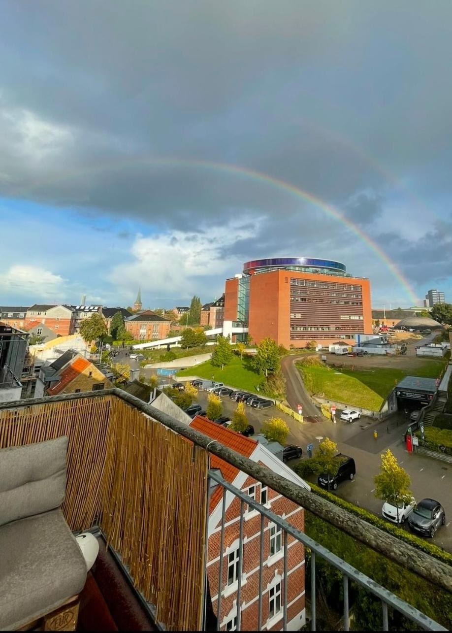 Central Rooftop Apartment By Aros With Balcony Århus Exterior foto